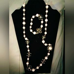 Matching jewelry set